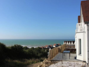 Luxury holiday home 800 m from the beach